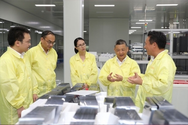 省高院副院長(zhǎng)朱新力一行蒞臨浙江鴻禧能源股份有限公司走訪(fǎng)慰問(wèn)省人大代表李健